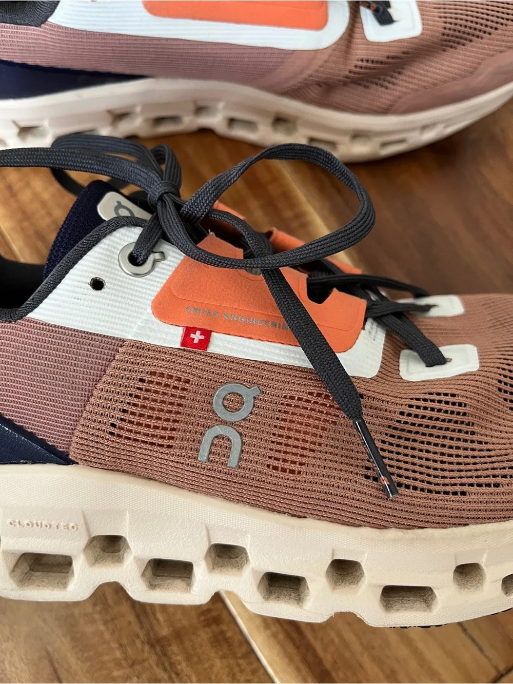 Women’s OnCloud Cloud Stratus 2 in Cork Fawn size 8